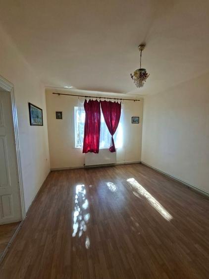 Apartament cu 2 camere semidecomandat în Bogdăneștilor