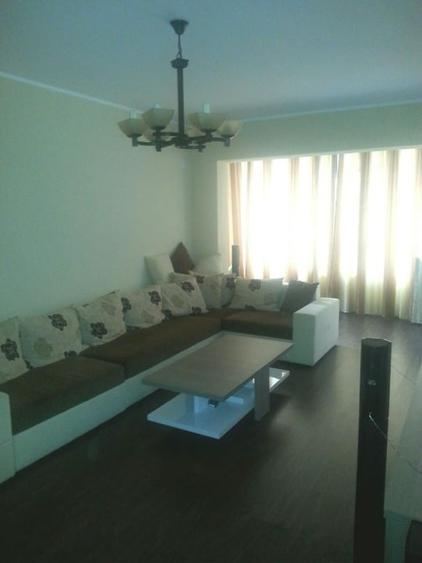 Apartament cu 2 camere decomandat în