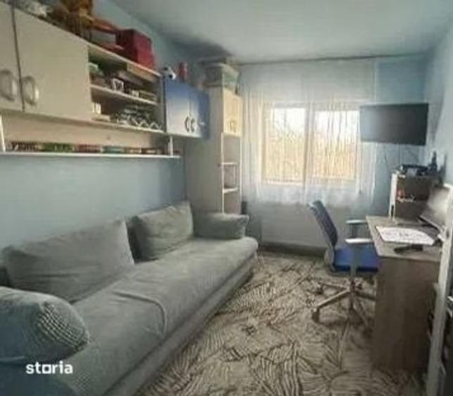 Casă cu 4 camere decomandat cu Teren 688 Mp în Unirii
