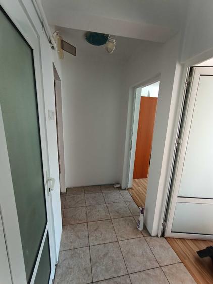 Apartament cu 2 camere decomandat în Războieni