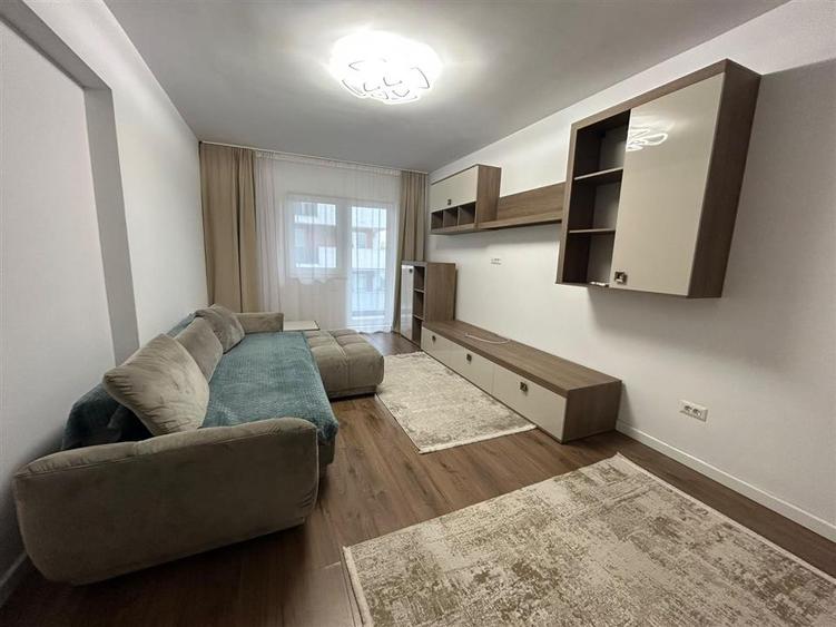 Apartament cu 2 camere decomandat, mobilat în Est