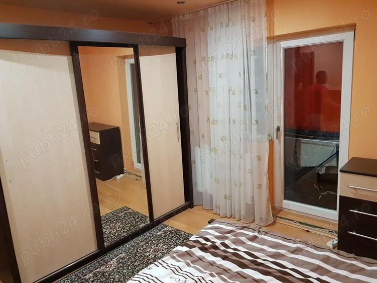 Apartament cu 3 camere decomandat în Mircea cel Bătrân
