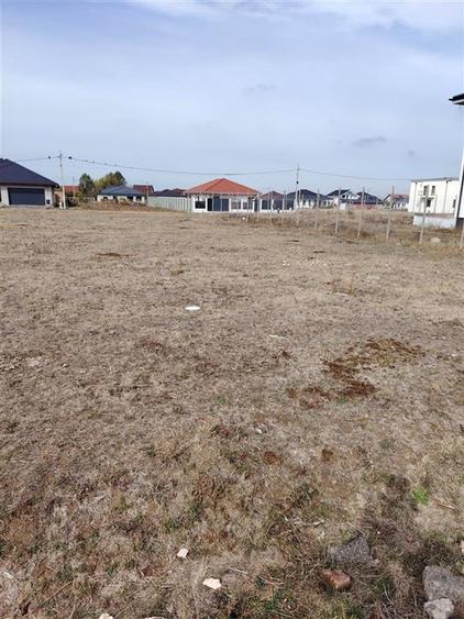 Teren intravilan de 570 mp, în Sânmartin