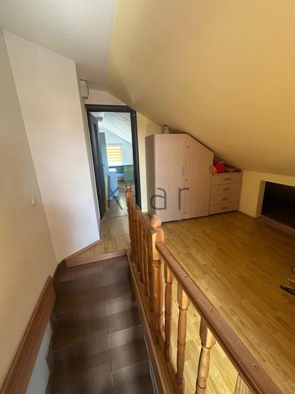 Apartament cu 4 camere semidecomandat, mobilat în Florești