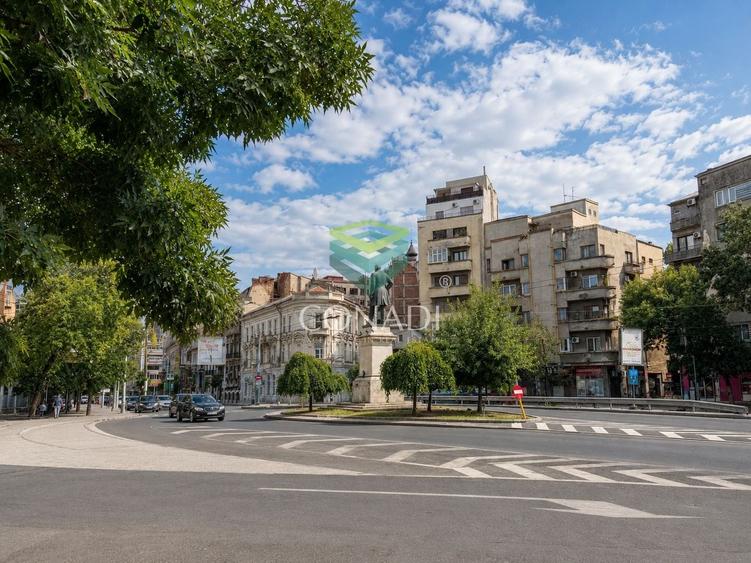 Apartament cu 3 camere semidecomandat în Cișmigiu