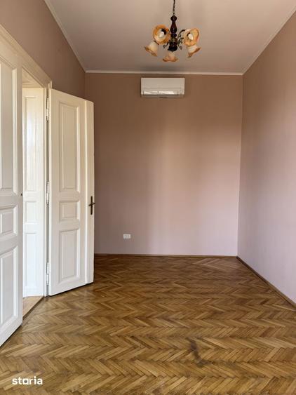 Apartament cu 5 camere în Central