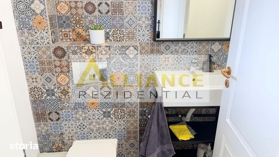 Casă cu 7 camere cu Teren 207 Mp în Central