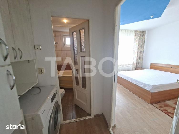 Apartament cu 3 camere semidecomandat în Mihai Viteazul