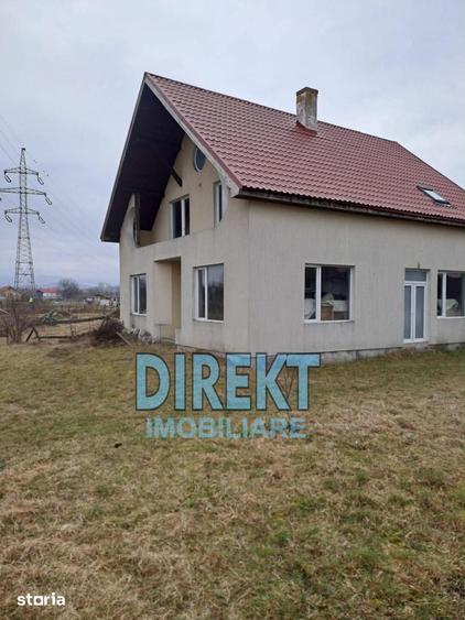 Casă cu 4 camere cu Teren 1500 Mp în Livezile