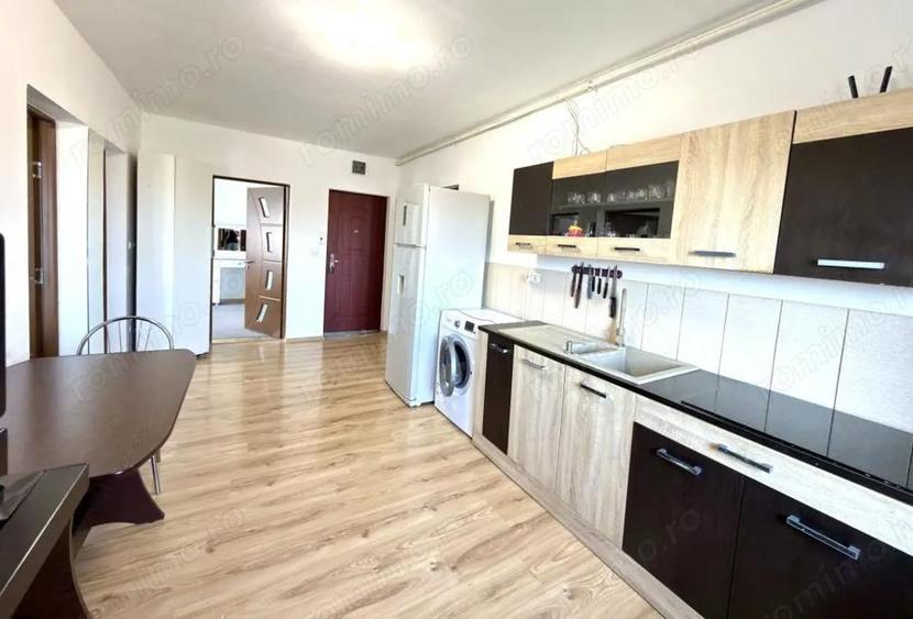 Apartament cu 3 camere decomandat în Soarelui