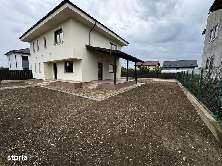 Casă cu 4 camere în Gherăiești