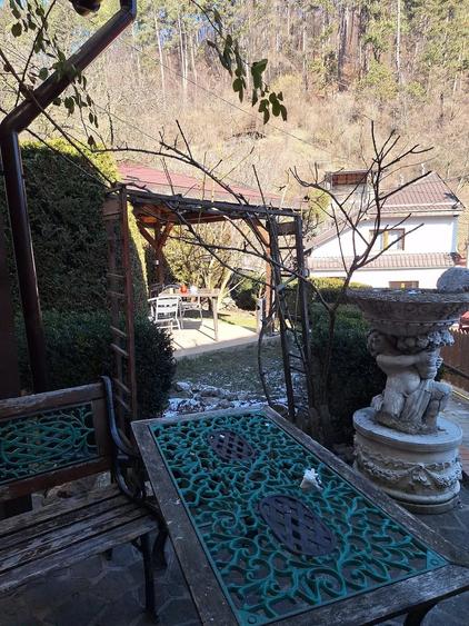 Apartament cu 2 camere decomandat în Schei