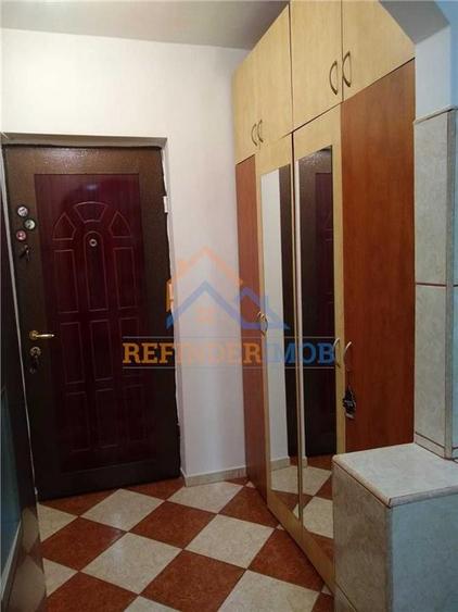 Apartament cu 2 camere decomandat, mobilat în Sebastian