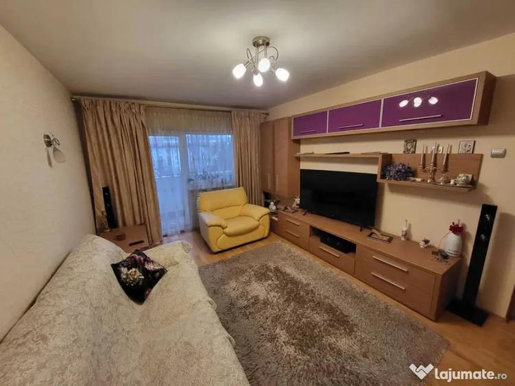 Apartament cu 3 camere decomandat în Mărăști