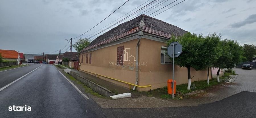 Casă cu 4 camere în Vânători