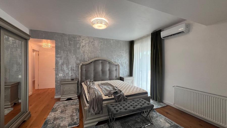Apartament cu 4 camere decomandat, mobilat în Băneasa