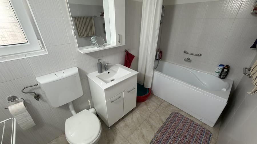 Casă individuală cu 3 camere cu Canalizare în Teiuș