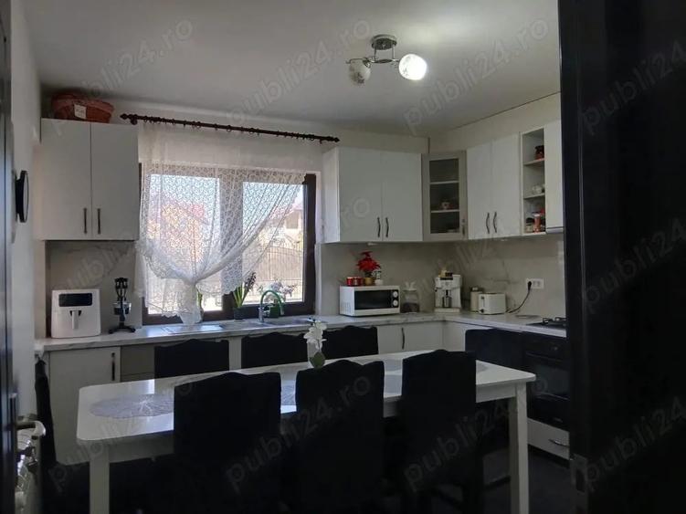 Casă cu 3 camere cu Teren 1000 Mp în Central
