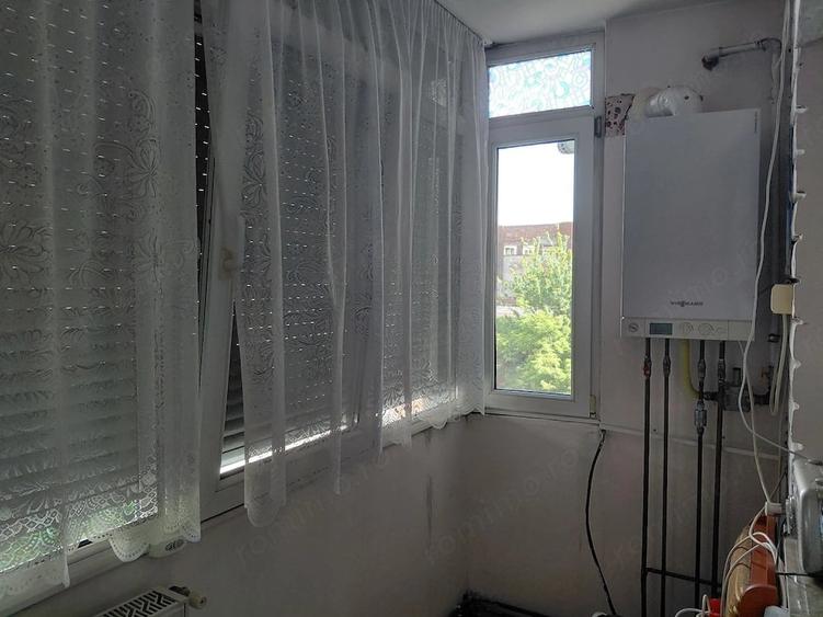 Apartament cu 3 camere decomandat în Complex Studențesc