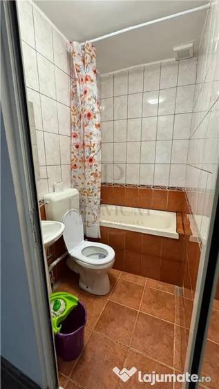 Garsonieră decomandată în Lipovei