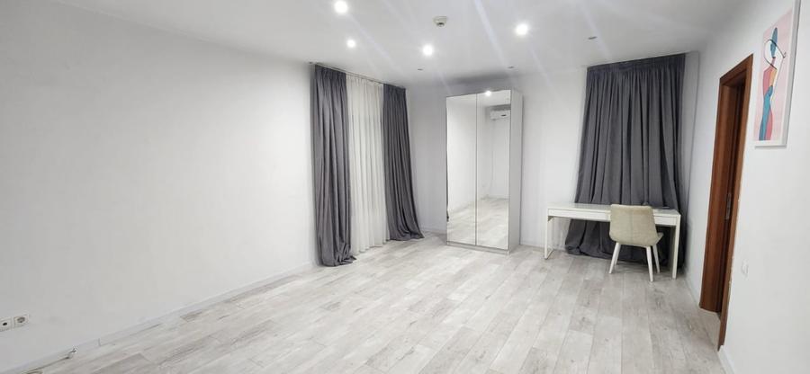 Casă individuală cu 5 camere cu Canalizare în Otopeni