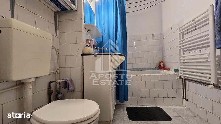 Apartament cu 4 camere semidecomandat, mobilat în Aradului