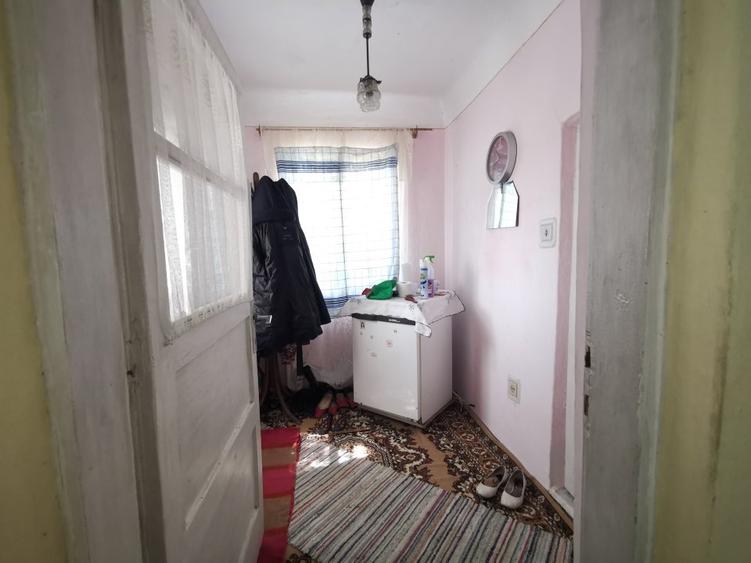 Casă individuală cu 3 camere cu Canalizare în Central
