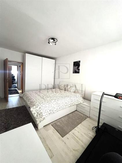 Apartament cu 3 camere semidecomandat, mobilat în Circumvalațiunii
