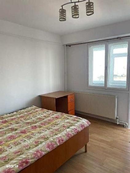 Apartament cu 3 camere decomandat în Casa de Cultură