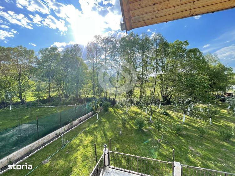 Casă cu 4 camere cu Teren 1000 Mp în Sadu
