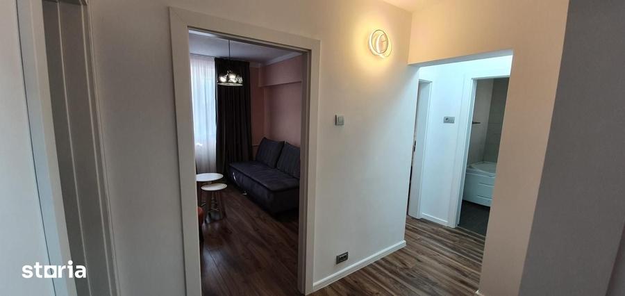 Apartament cu 3 camere în Tineretului
