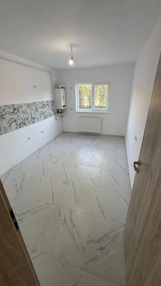 Apartament cu 2 camere decomandat în 1 Decembrie