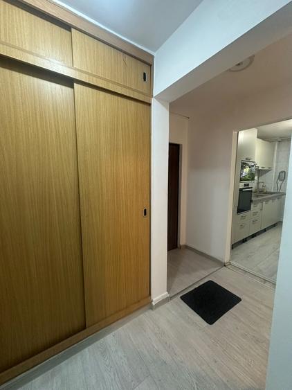 Apartament cu 3 camere decomandat în Tomis Nord