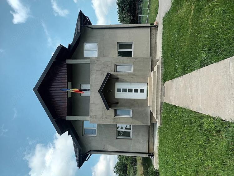 Casă cu Teren 1100 Mp în Valea Călugărească
