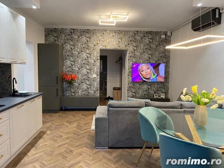 Apartament cu 3 camere decomandat în Valea Ialomiței