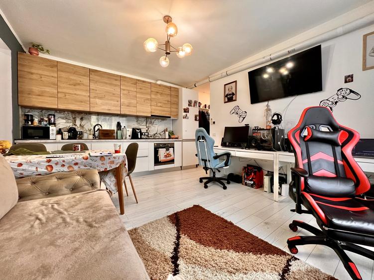Apartament cu 3 camere decomandat, mobilat în Giroc