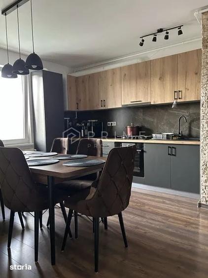 Apartament cu 3 camere decomandat în Criș