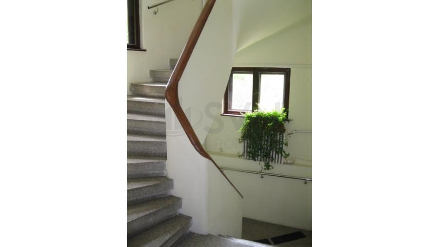 Apartament cu 4 camere decomandat în Primăverii