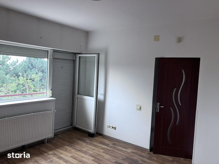 Casă cu 4 camere cu Teren 600 Mp în Domnești