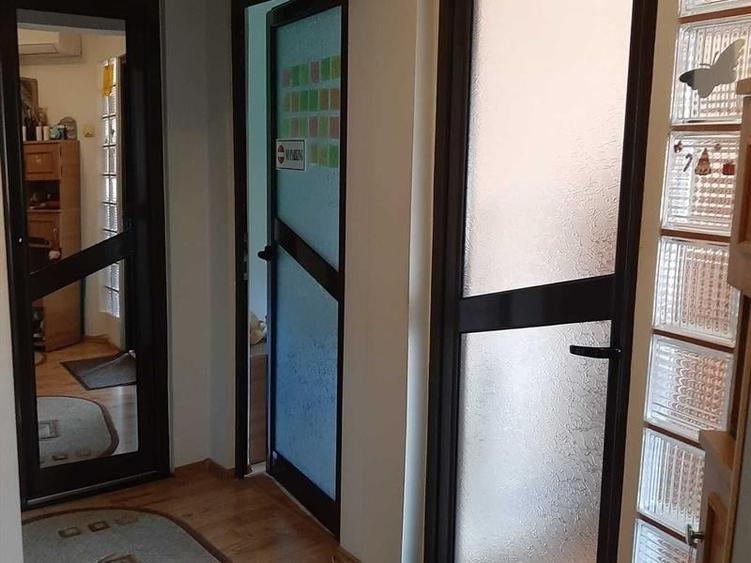 Apartament cu 2 camere decomandat în Craiovița Nouă