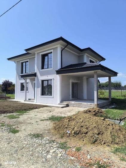 Casă cu 4 camere cu Teren 375 Mp în Valea Ursului