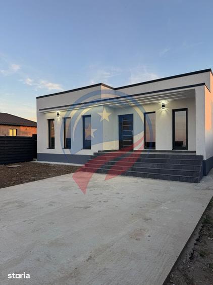 Casă cu 4 camere cu Teren 644 Mp în Pielești