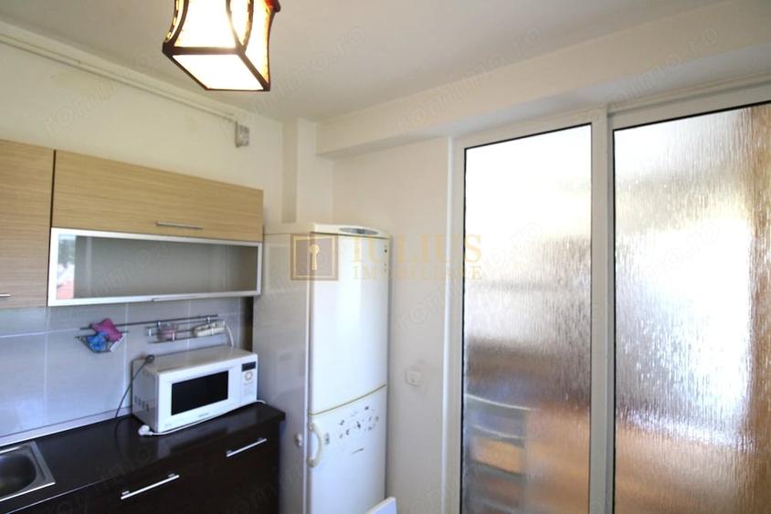 Apartament cu 3 camere decomandat în Aradului