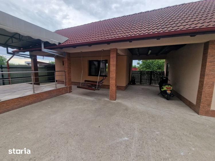 Casă cu 5 camere cu Teren 2543 Mp în Vest
