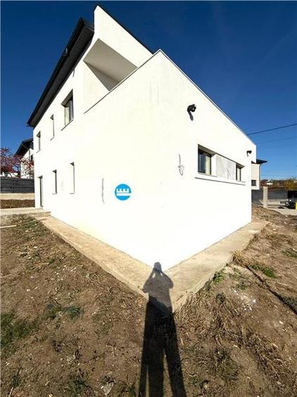 Casă individuală cu 4 camere cu Garaj în Valea Adâncă