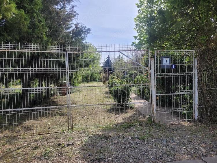 Casă cu 2 camere cu Teren 1837 Mp în Central