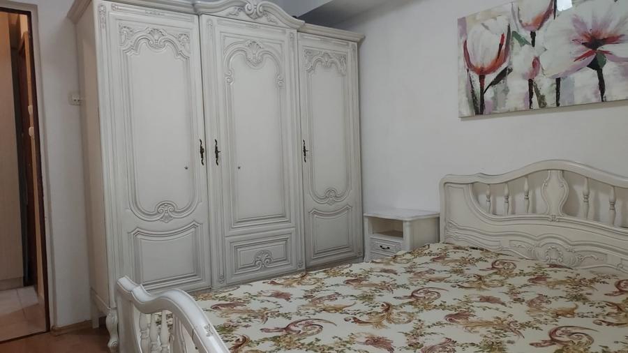 Apartament cu 3 camere decomandat, mobilat în Titulescu