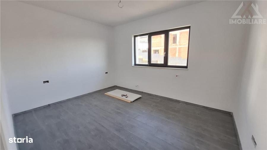 Casă cu 4 camere în Uricani
