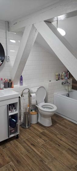 Apartament cu 4 camere decomandat în Sânpetru