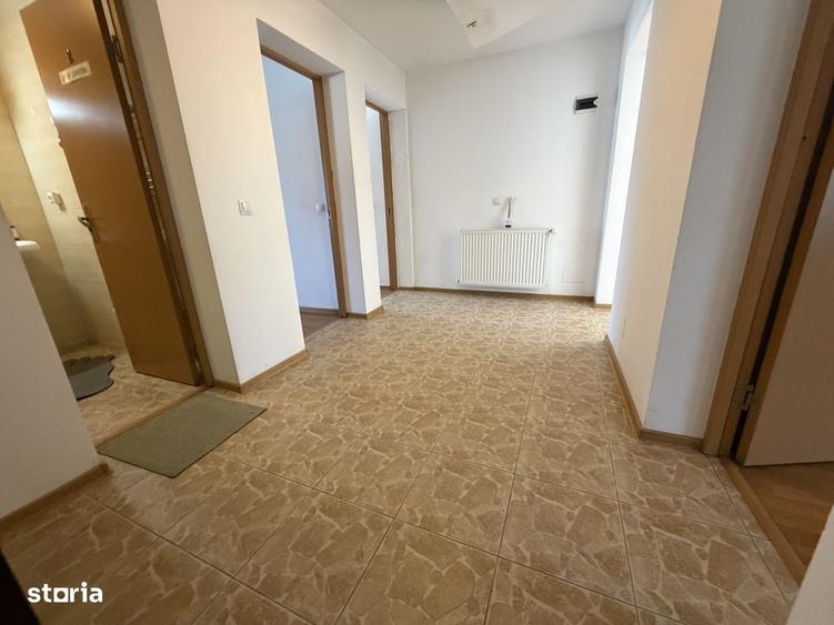 Casă cu 4 camere în Băjești